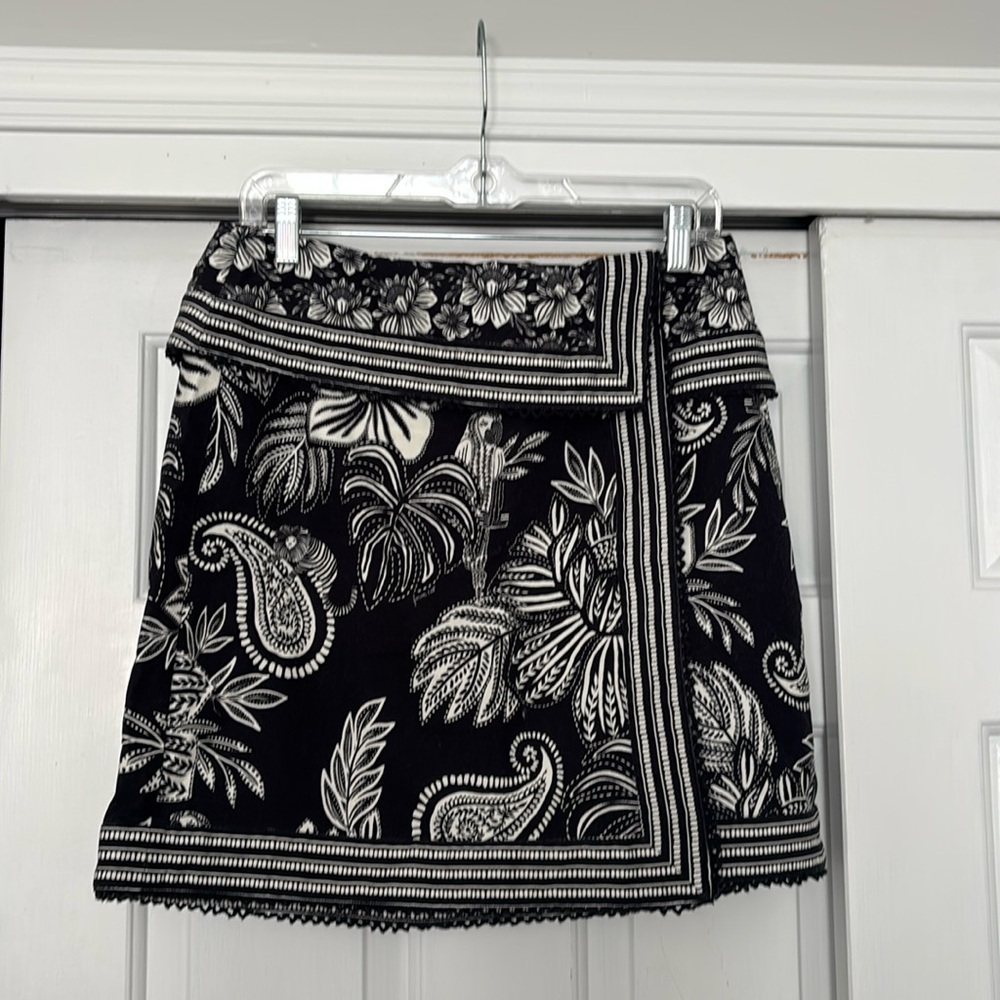 NWT Paisley Bloom Farm Rio Skirt